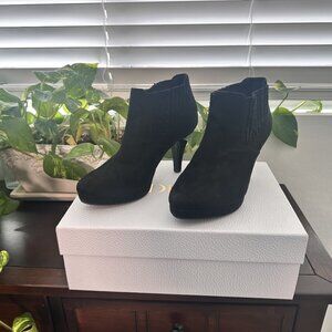 DexFlex Comfort Women's "Mason Gore" Black Heeled Ankle Boot - Size 7